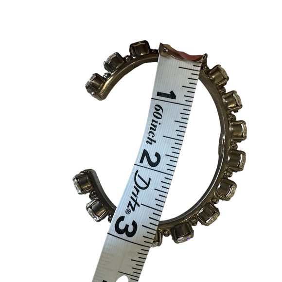 NWOT💎Women’s Riveting Romance Swarovski 16 Crystal Bangle Bracelet. - Picture 8 of 9